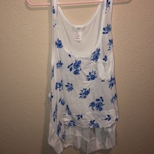 Blue and white floral print high/low cropped tank